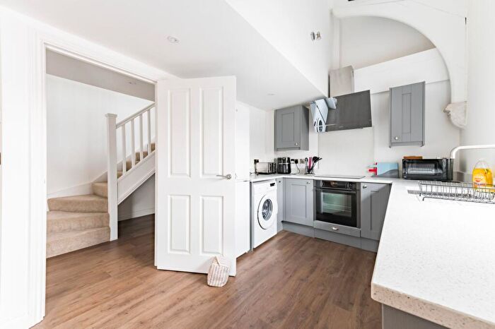 2 Bedroom Apartment To Rent In Chapters, Park Lane, NR2