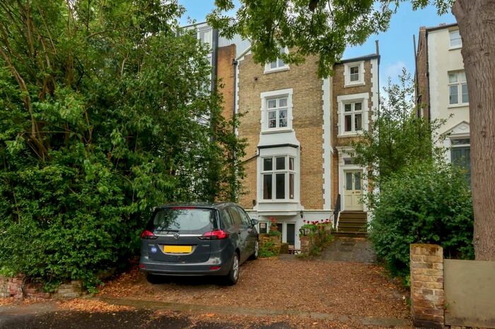 1 Bedroom Flat To Rent In Park Road, Richmond, TW10