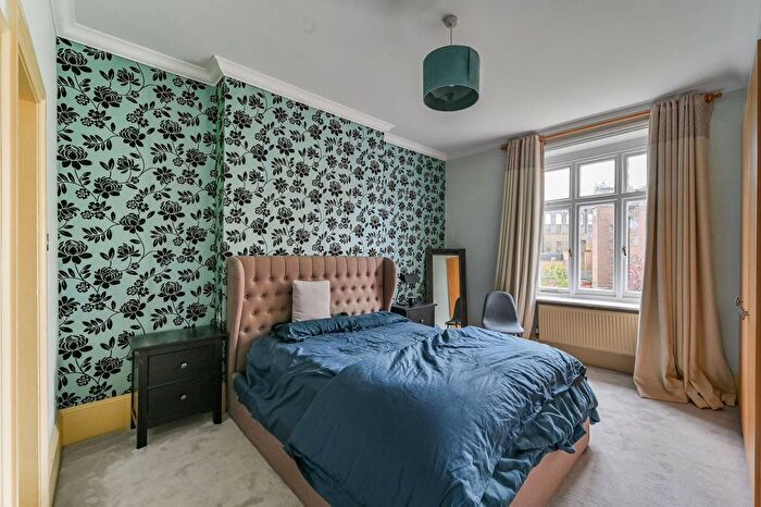 2 Bedroom Flat To Rent In Greville Road, Kilburn, London, NW6