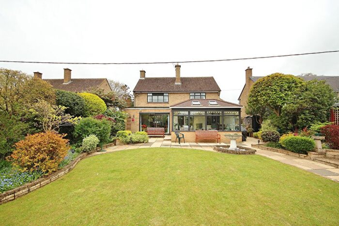 3 Bedroom Detached House For Sale In Meadowcroft, Wroslyn Road, Freeland, OX29