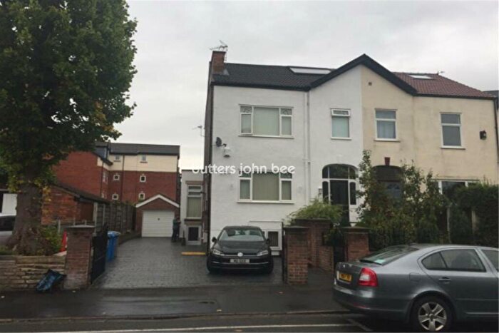 1 Bedroom Terraced House To Rent In Hmo, Montague Road, M33