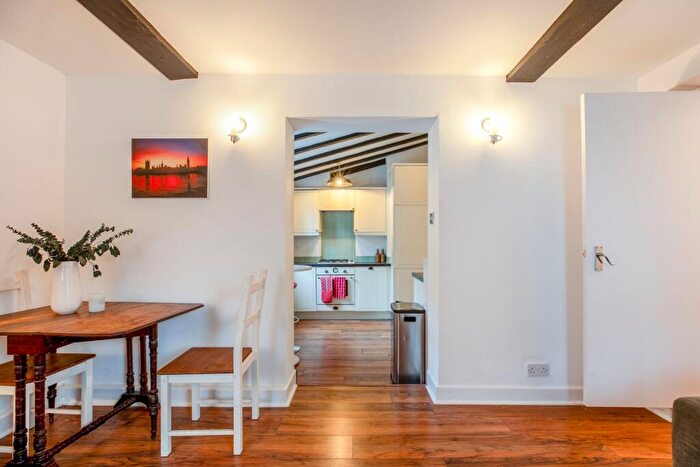 2 Bedroom Flat To Rent In Stuart Road London, SE15