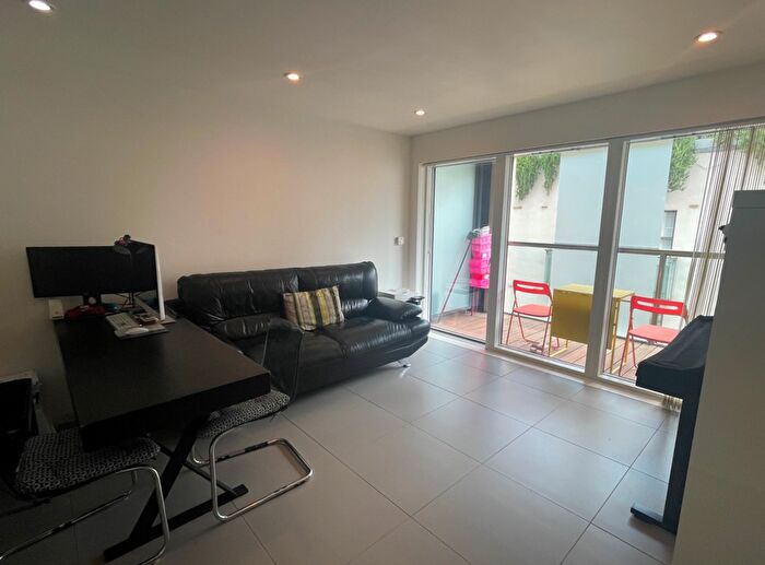 1 Bedroom Flat To Rent In Dance Square, London, EC1V