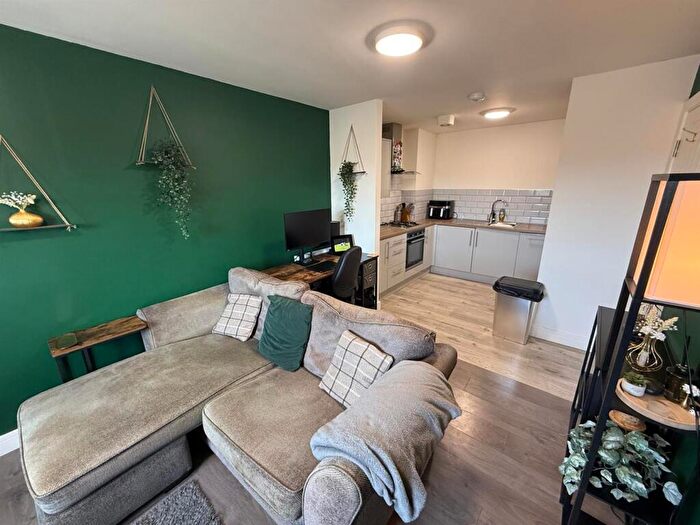 1 Bedroom Flat For Sale In Terreno Court, High Street, Amblecote, Stourbridge, DY8