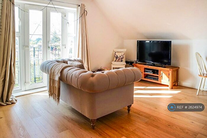 2 Bedroom Flat To Rent In Datchet Road, Slough, SL3