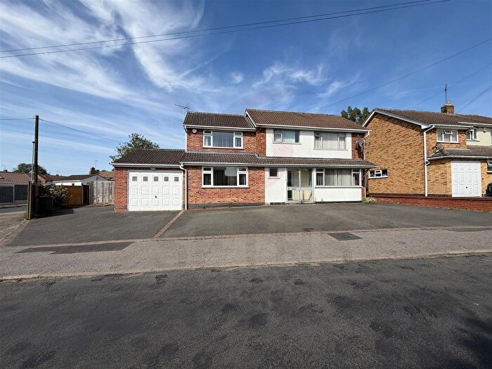 5 Bedroom Detached House To Rent In Hidcote Road, Oadby, Leicester, LE2