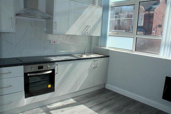 2 Bedroom Flat To Rent In Mount Pleasant, Bilston, WV14