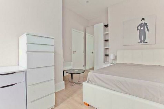 Studio To Rent In Lithos Road, London, NW3