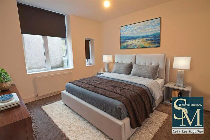 2 Bedroom Apartment To Rent In High Road, Woodford Green, IG8