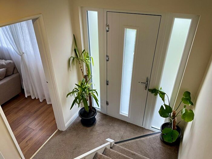 3 Bedroom Terraced House For Sale In Leaves Spring, Stevenage, SG2