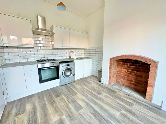 1 Bedroom Flat For Sale In Dorchester Road, Weymouth, DT4