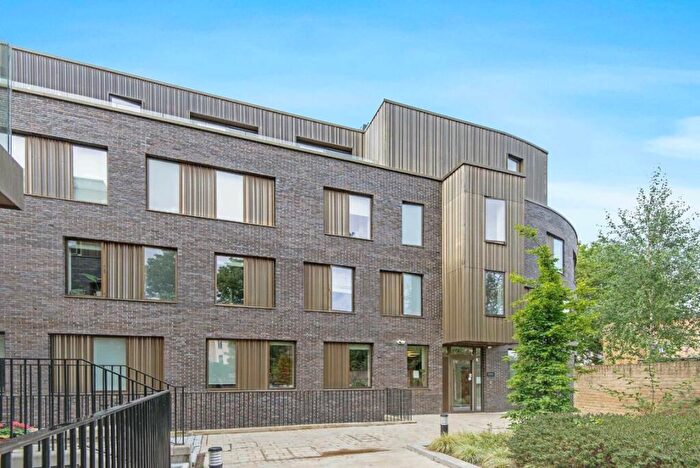 2 Bedroom Flat To Rent In Prodigal Square, Hackney Central, E8