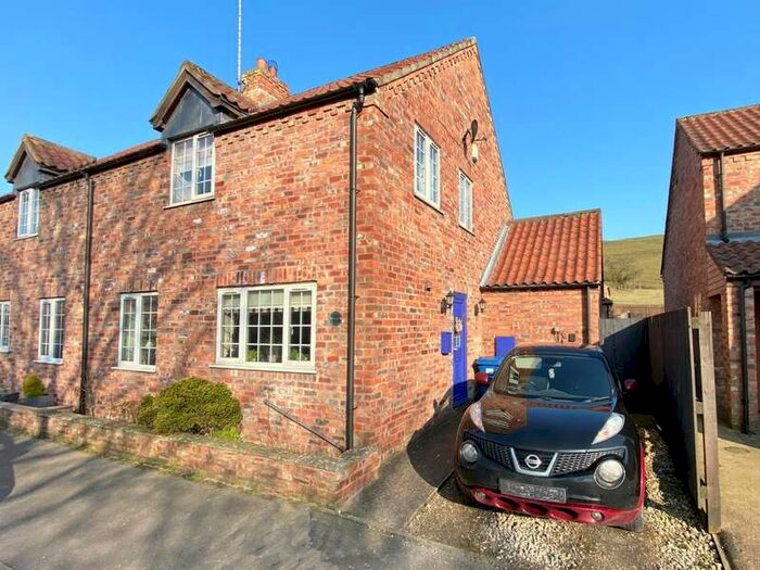 3 Bedroom Semi-Detached House For Sale In Back Street, Langtoft, YO25