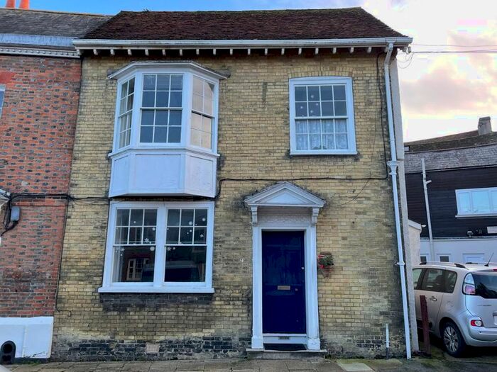 1 Bedroom End Of Terrace House To Rent In Quay Street, Newport, PO30