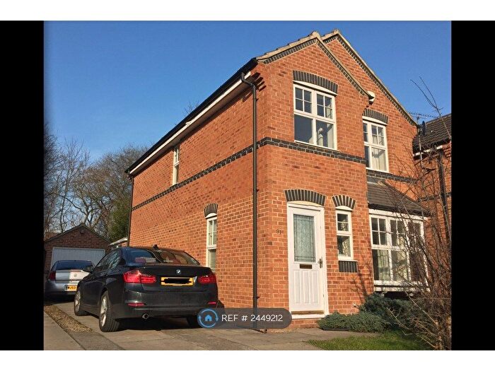 3 Bedroom Detached House To Rent In Boothroyd Drive, Leeds, LS6