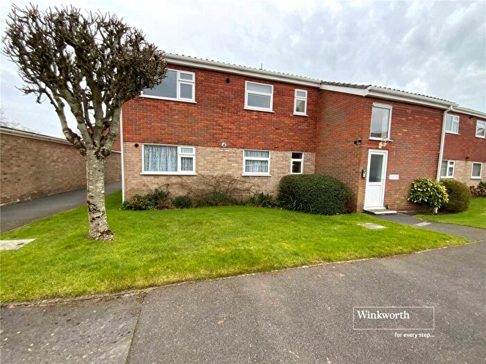 2 Bedroom Apartment For Sale In The Lawns, Waterford Road, Highcliffe, Christchurch, BH23