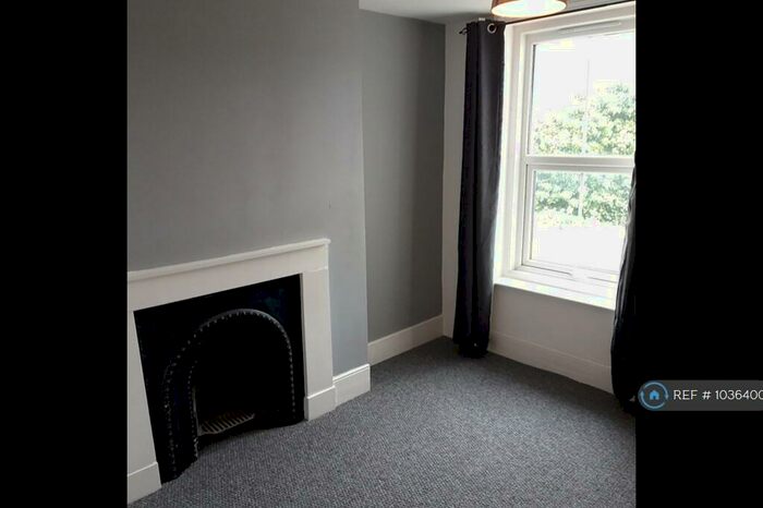 1 Bedroom Flat To Rent In Dover Road, Folkestone, CT20