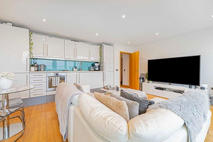 1 Bedroom Flat To Rent In Richmond Road, Kingston Upon Thames, KT2