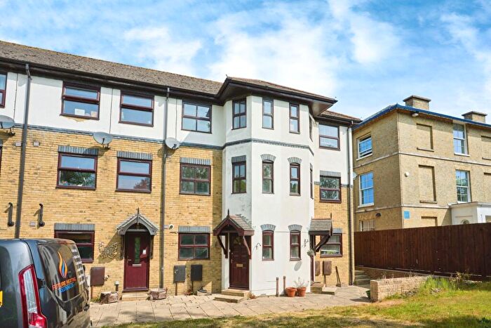 4 Bedroom Terraced House For Sale In Orchard Mews, Staplers Road, Newport, Isle Of Wight, PO30