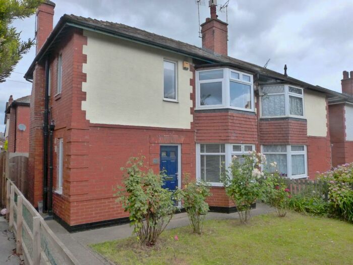 3 Bedroom Semi-Detached House To Rent In Knaresborough Road, Harrogate, HG2