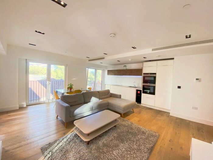 2 Bedroom Flat To Rent In Exchange Gardens, London, SW8