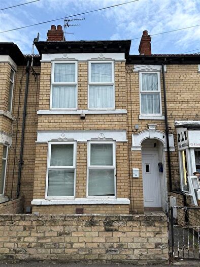 3 Bedroom Block Of Flats For Sale In Flats On Albert Avenue, Anlaby Road, Hull, HU3