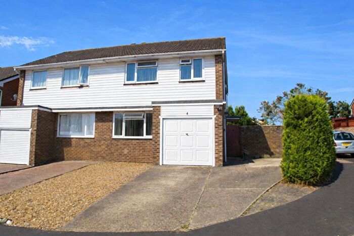 4 Bedroom Semi-Detached House To Rent In Frogmore, Fareham, PO14