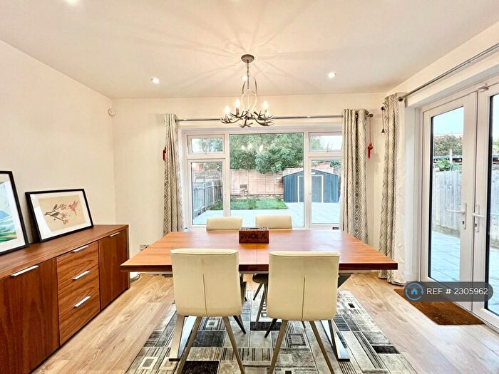 4 Bedroom Semi-Detached House To Rent In Tunstall Road, CR0