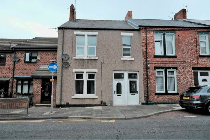 3 Bedroom Flat To Rent In East Stainton Street, South Shields, South Tyneside, NE33