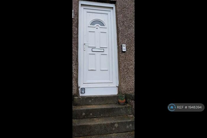 3 Bedroom Flat To Rent In Gifford Drive, Glasgow, G52