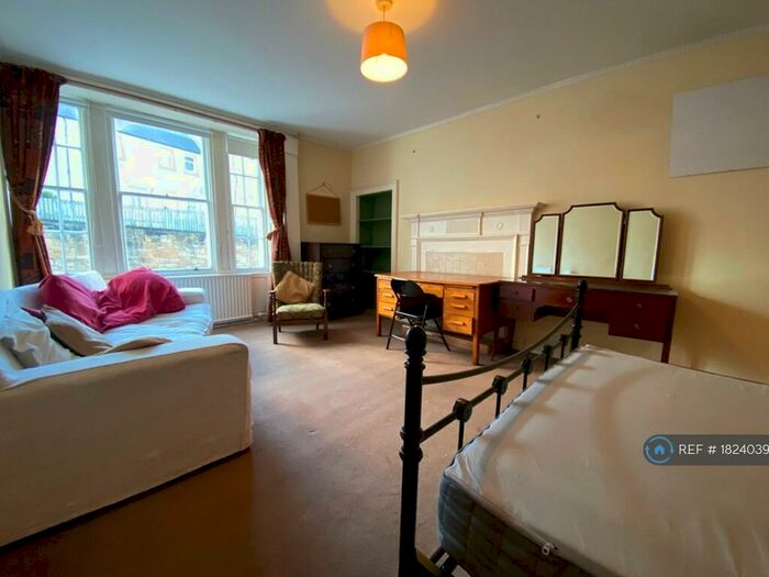 2 Bedroom Flat To Rent In Lower, Stirling, FK8