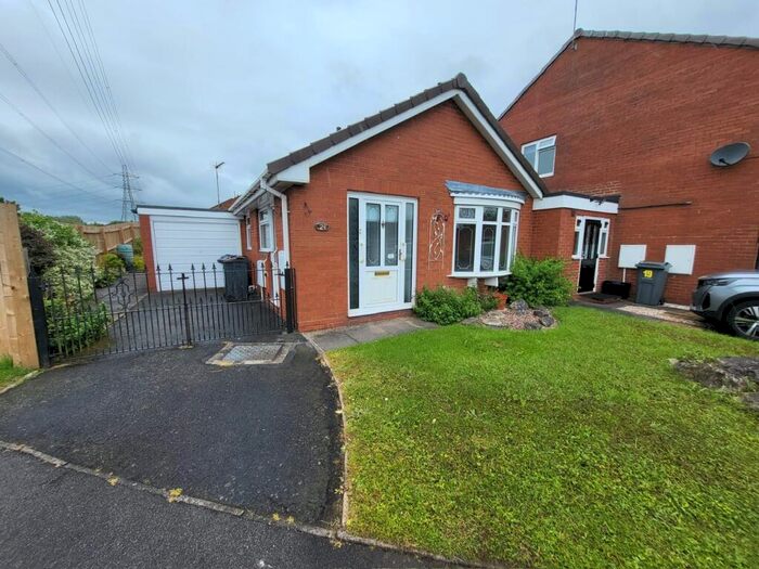 2 Bedroom Bungalow To Rent In Gleads Croft, Halesowen, B62