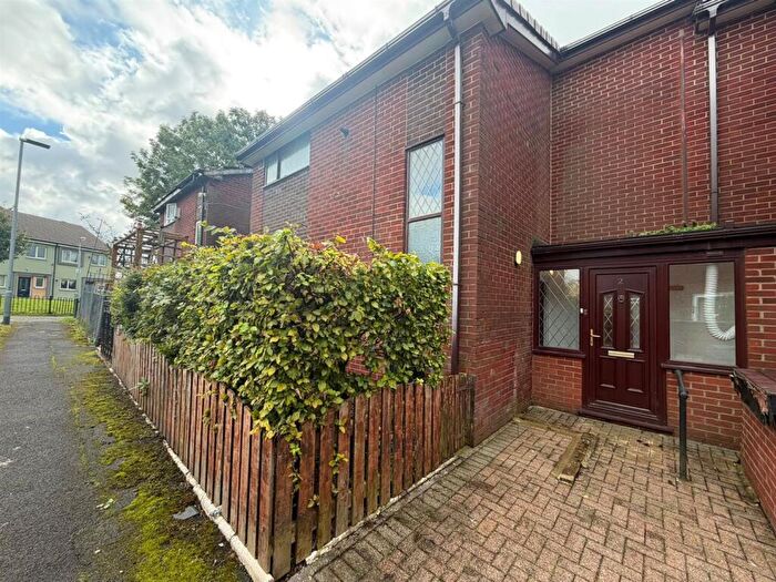3 Bedroom Terraced House For Sale In Tadcaster Walk, Oldham, OL1