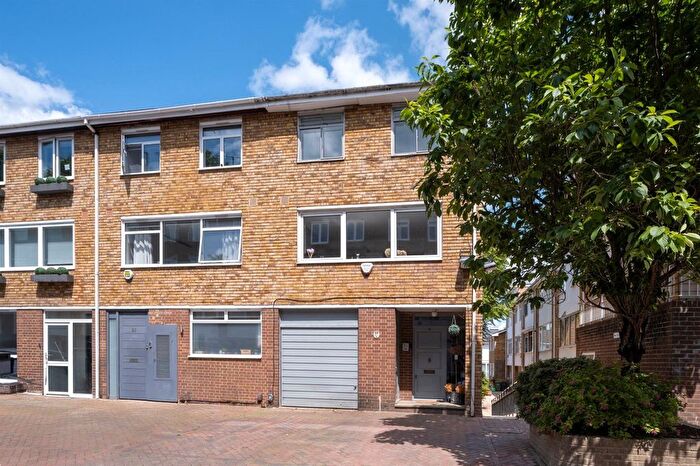 4 Bedroom End Terrace House For Sale In Meadowbank, Primrose Hill, London, NW3