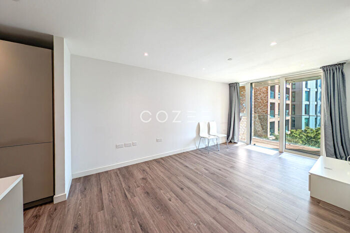 1 Bedroom Flat For Sale In Newnton Close, London, N4