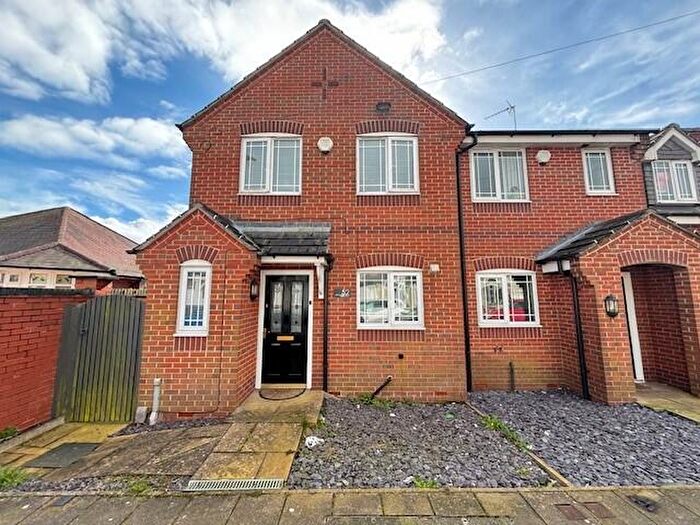 3 Bedroom Town House To Rent In Tudor Street, Sutton-In-Ashfield, NG17