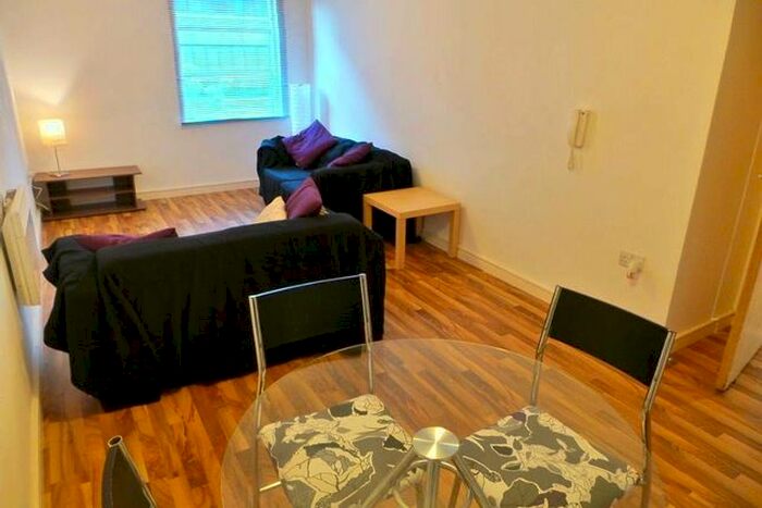 2 Bedroom Flat To Rent In Lower Ormond Street, Manchester, M1