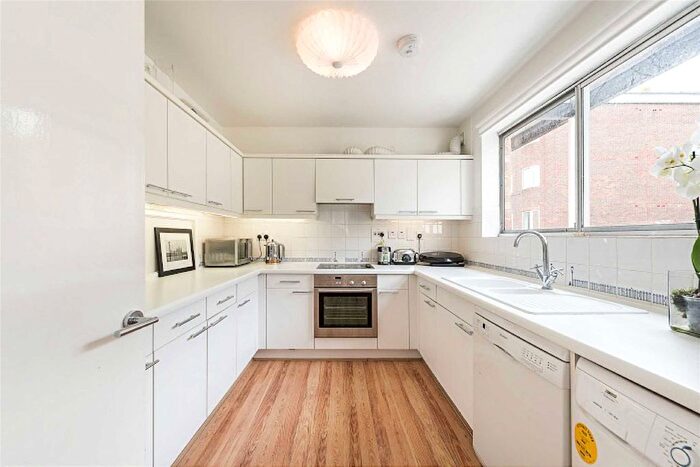 3 Bedroom Detached House To Rent In Avenue Road, St Johns Wood, London, NW8