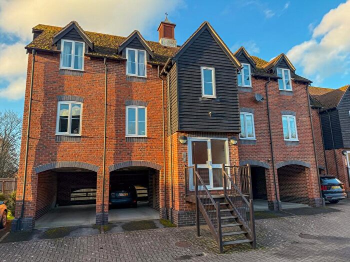 2 Bedroom Apartment To Rent In Mill Lane, Newbury, RG14