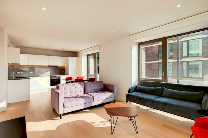 2 Bedroom Apartment To Rent In Clipper Street, London, E16