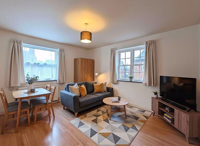 2 Bedroom Flat To Rent In Flat, Rosemoon House, Voss Street, London, E2