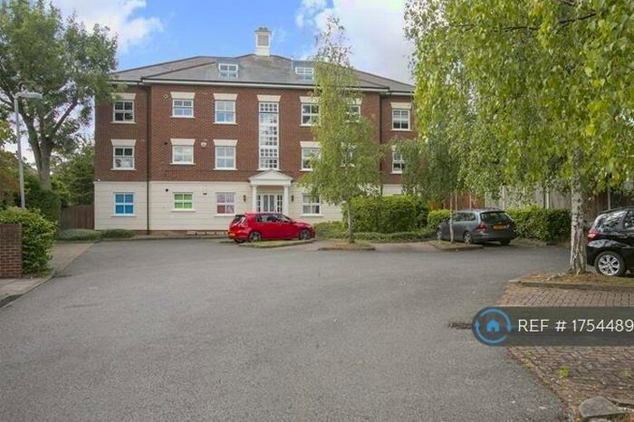 2 Bedroom Flat To Rent In Enversham Court, London, SE23