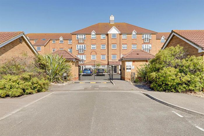2 Bedroom Apartment To Rent In Anchor Close, Shoreham-By-Sea, BN43