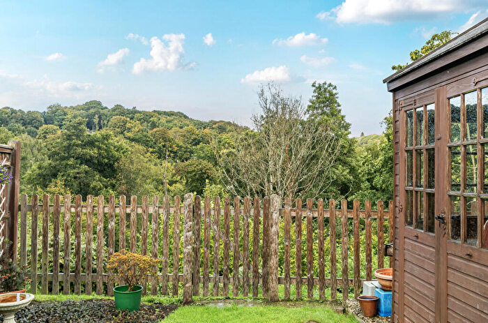 2 Bedroom Semi-Detached House For Sale In Puttocks Close, Haslemere, West Sussex, GU27