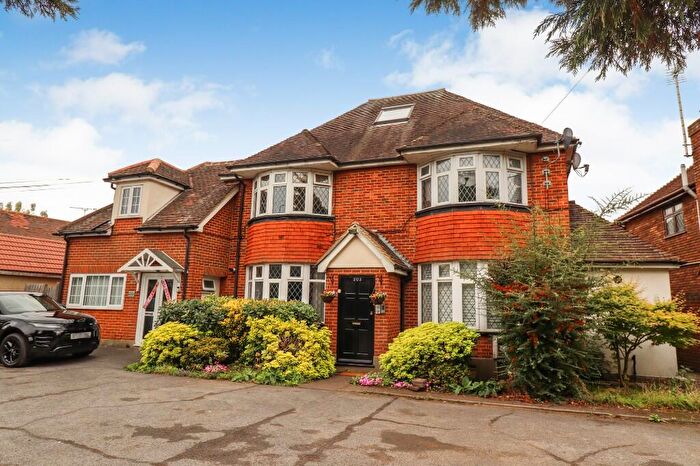 1 Bedroom Apartment To Rent In Lodge Lane, North Grays, RM16