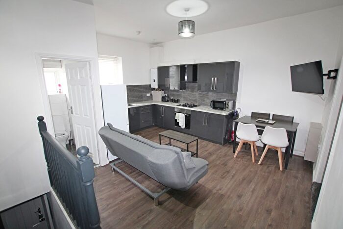 2 Bedroom Flat To Rent In Barnes Street, Clayton Le Moors, Accrington, BB5