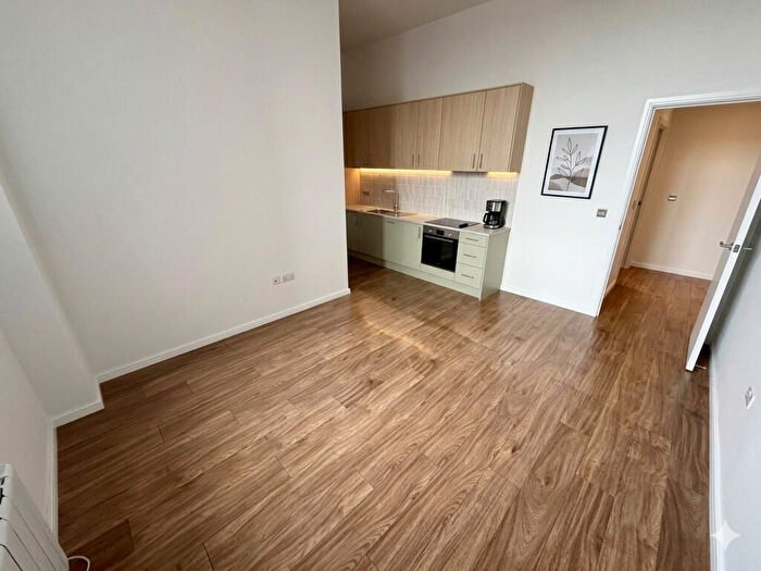 2 Bedroom Apartment To Rent In Flat, Ringway, ST1