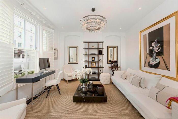 2 Bedroom Property To Rent In Lower Belgrave Street, London, SW1W