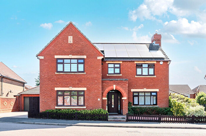 Detached House For Sale In Garner Drive, East Malling, West Malling, Kent, ME19