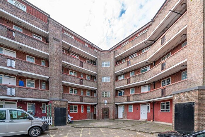 1 Bedroom Flat To Rent In Poynders Road, Clapham, London, SW4